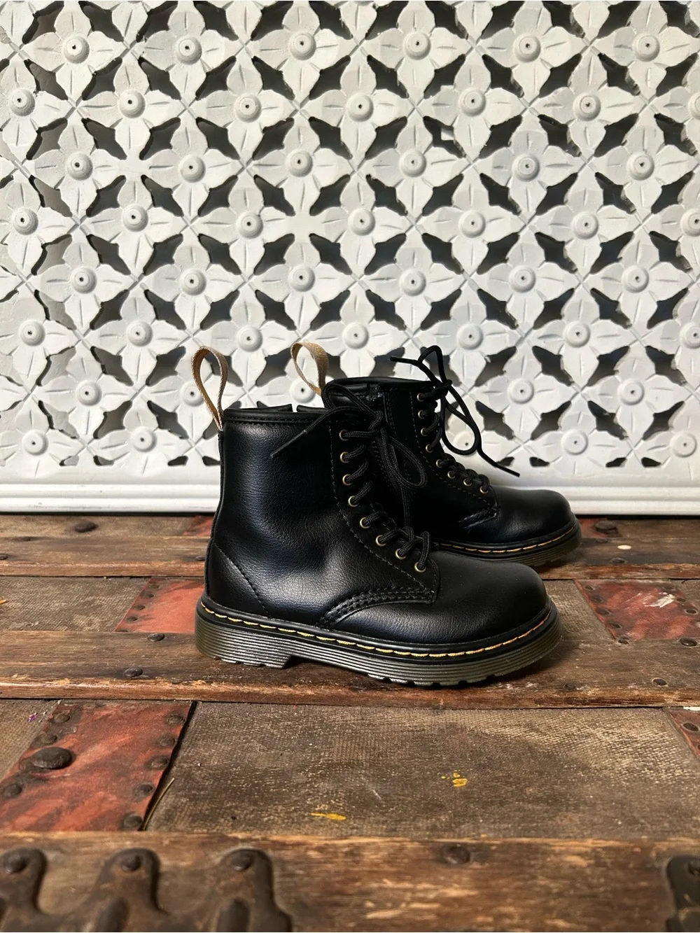 Dr. Martens Kids Black Vegan Leather Lace Up Combat Boots Side Zip US 9‎